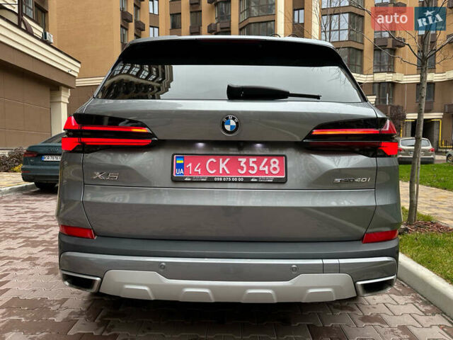 Серый БМВ Х5, объемом двигателя 3 л и пробегом 65 тыс. км за 72000 $, фото 3 на Automoto.ua
