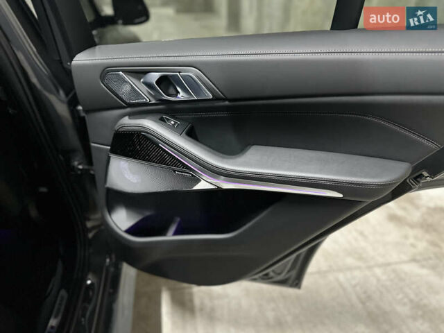 Серый БМВ Х5, объемом двигателя 3 л и пробегом 7 тыс. км за 135700 $, фото 32 на Automoto.ua