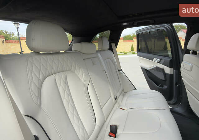 Сірий БМВ Х5, об'ємом двигуна 4.4 л та пробігом 11 тис. км за 115000 $, фото 24 на Automoto.ua