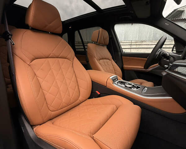 Серый БМВ Х5, объемом двигателя 3 л и пробегом 10 тыс. км за 132000 $, фото 22 на Automoto.ua