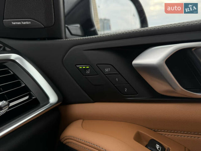 Серый БМВ Х5, объемом двигателя 3 л и пробегом 10 тыс. км за 132000 $, фото 38 на Automoto.ua