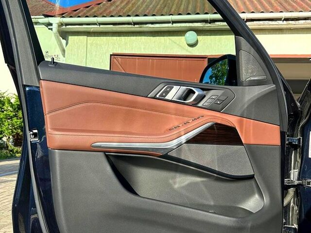 Серый БМВ Х5, объемом двигателя 3 л и пробегом 75 тыс. км за 67000 $, фото 7 на Automoto.ua