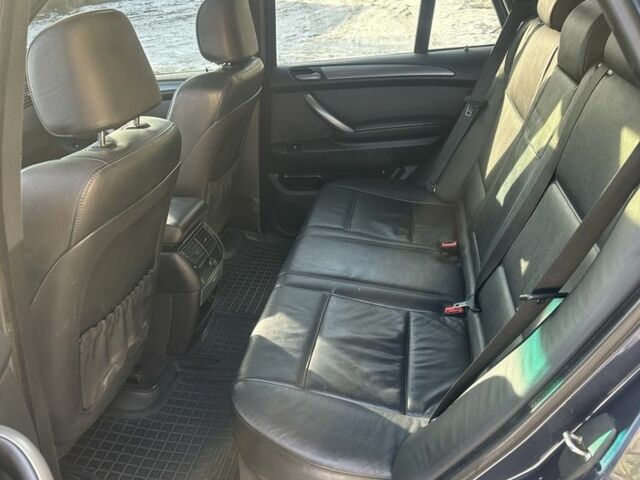 Синій БМВ Х5, об'ємом двигуна 0 л та пробігом 300 тис. км за 11500 $, фото 7 на Automoto.ua