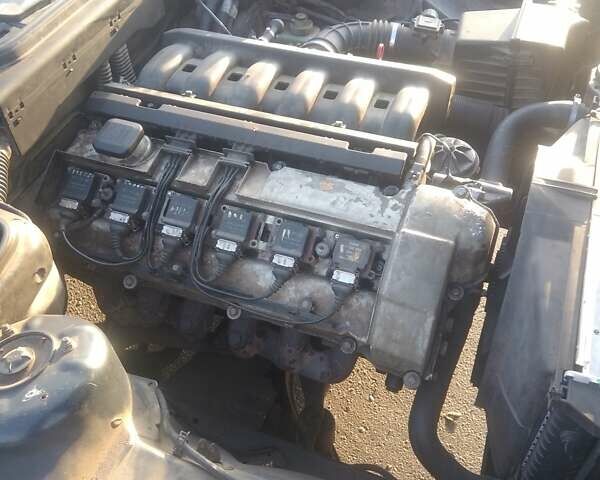 Синій БМВ Х5, об'ємом двигуна 2 л та пробігом 302 тис. км за 2500 $, фото 8 на Automoto.ua