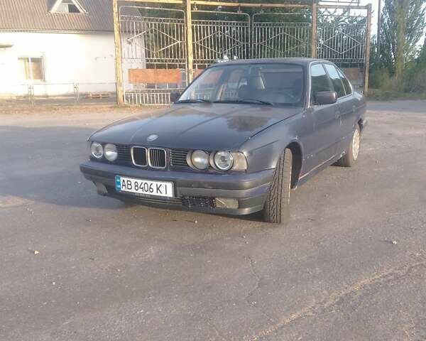 Синій БМВ Х5, об'ємом двигуна 2 л та пробігом 302 тис. км за 2500 $, фото 1 на Automoto.ua