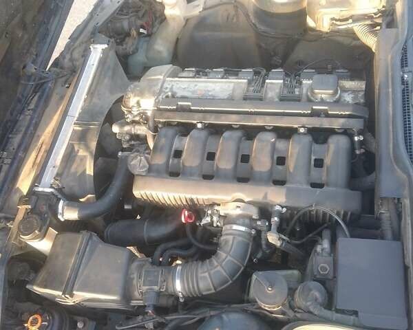 Синій БМВ Х5, об'ємом двигуна 2 л та пробігом 302 тис. км за 2500 $, фото 9 на Automoto.ua