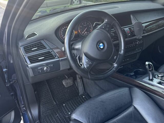 Синій БМВ Х5, об'ємом двигуна 3 л та пробігом 250 тис. км за 12300 $, фото 6 на Automoto.ua