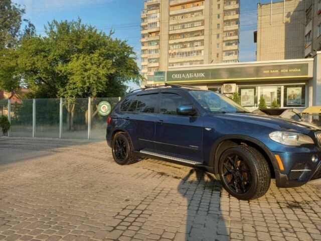 Синий БМВ Х5, объемом двигателя 3 л и пробегом 225 тыс. км за 12500 $, фото 1 на Automoto.ua