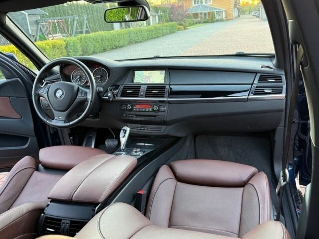 Синий БМВ Х5, объемом двигателя 4 л и пробегом 272 тыс. км за 6500 $, фото 6 на Automoto.ua