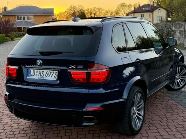 Синий БМВ Х5, объемом двигателя 4 л и пробегом 272 тыс. км за 6500 $, фото 2 на Automoto.ua