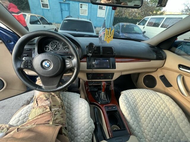 Синий БМВ Х5, объемом двигателя 4.4 л и пробегом 429 тыс. км за 7999 $, фото 15 на Automoto.ua