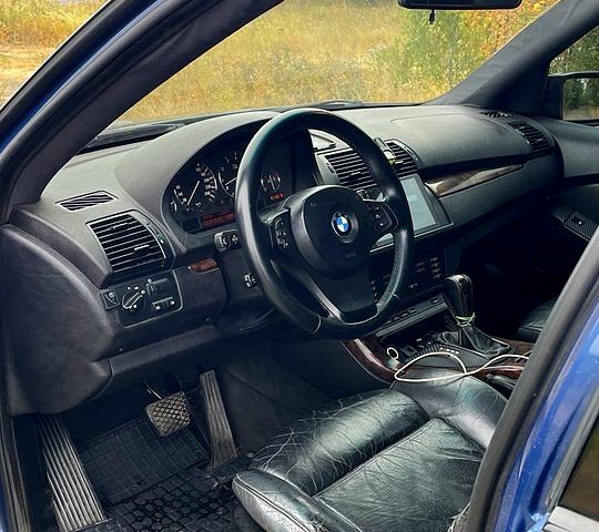 Синий БМВ Х5, объемом двигателя 4.4 л и пробегом 325 тыс. км за 7000 $, фото 6 на Automoto.ua