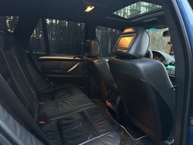 Синий БМВ Х5, объемом двигателя 4.4 л и пробегом 380 тыс. км за 6200 $, фото 18 на Automoto.ua