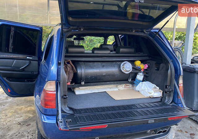 Синій БМВ Х5, об'ємом двигуна 4.4 л та пробігом 259 тис. км за 10000 $, фото 22 на Automoto.ua