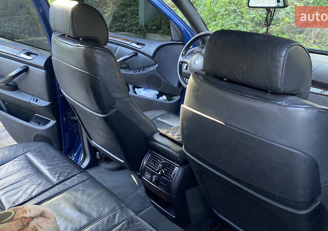 Синій БМВ Х5, об'ємом двигуна 4.4 л та пробігом 259 тис. км за 10000 $, фото 16 на Automoto.ua