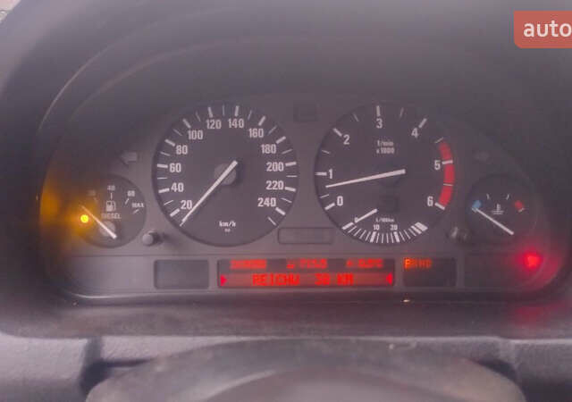 Синий БМВ Х5, объемом двигателя 3.22 л и пробегом 400 тыс. км за 3000 $, фото 8 на Automoto.ua