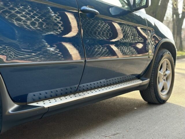 Синій БМВ Х5, об'ємом двигуна 3 л та пробігом 316 тис. км за 3900 $, фото 11 на Automoto.ua