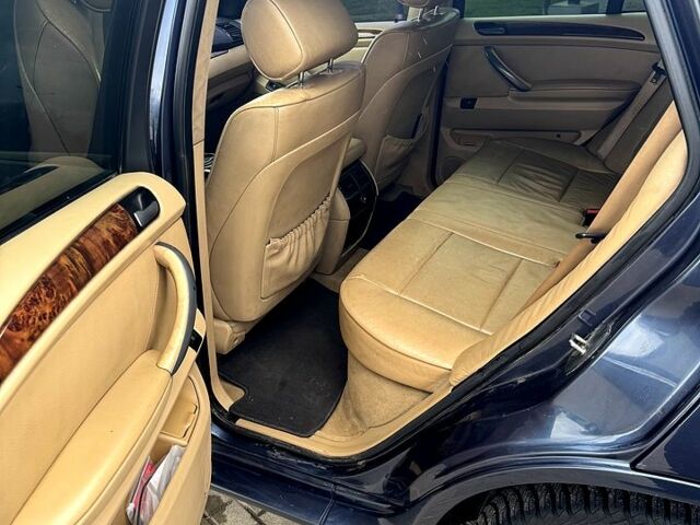 Синий БМВ Х5, объемом двигателя 3 л и пробегом 442 тыс. км за 10500 $, фото 9 на Automoto.ua