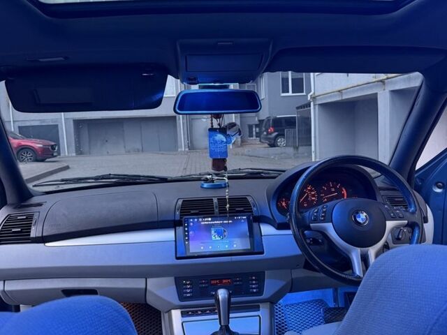 Синій БМВ Х5, об'ємом двигуна 3 л та пробігом 250 тис. км за 5000 $, фото 5 на Automoto.ua