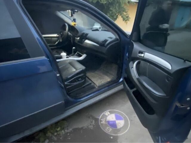Синій БМВ Х5, об'ємом двигуна 3 л та пробігом 260 тис. км за 4800 $, фото 9 на Automoto.ua