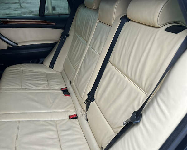 Синий БМВ Х5, объемом двигателя 4.4 л и пробегом 341 тыс. км за 9500 $, фото 3 на Automoto.ua