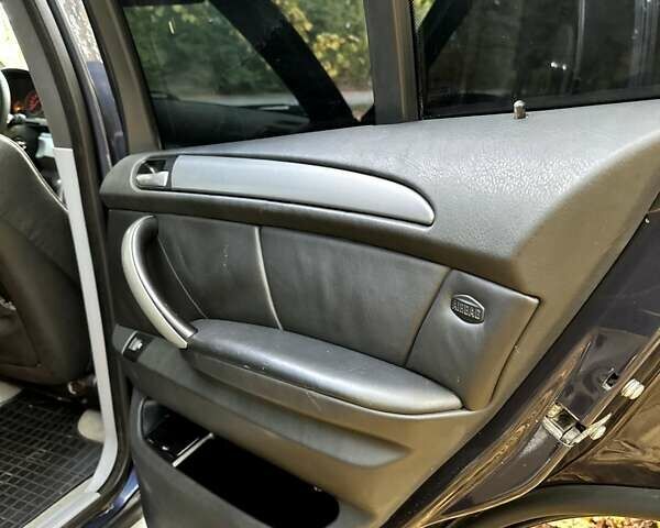 Синий БМВ Х5, объемом двигателя 2.99 л и пробегом 340 тыс. км за 9500 $, фото 7 на Automoto.ua