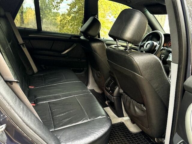 Синий БМВ Х5, объемом двигателя 3 л и пробегом 340 тыс. км за 9500 $, фото 19 на Automoto.ua