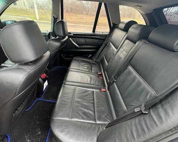 Синий БМВ Х5, объемом двигателя 3 л и пробегом 255 тыс. км за 11700 $, фото 13 на Automoto.ua