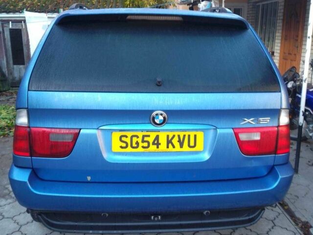 Синий БМВ Х5, объемом двигателя 3 л и пробегом 220 тыс. км за 4500 $, фото 1 на Automoto.ua