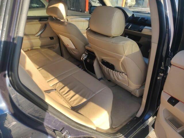Синий БМВ Х5, объемом двигателя 3 л и пробегом 342 тыс. км за 5700 $, фото 8 на Automoto.ua
