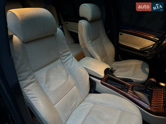 Синий БМВ Х5, объемом двигателя 3 л и пробегом 333 тыс. км за 9700 $, фото 14 на Automoto.ua