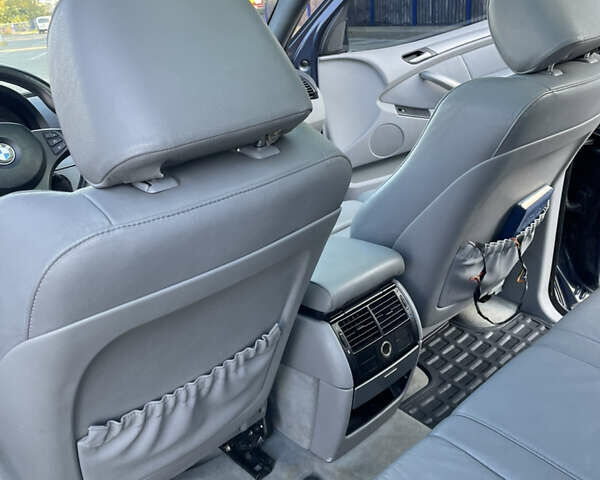 Синий БМВ Х5, объемом двигателя 3 л и пробегом 380 тыс. км за 12000 $, фото 21 на Automoto.ua
