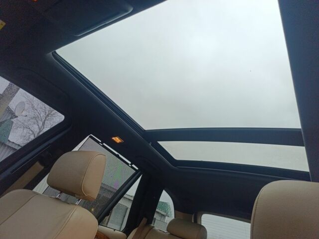 Синий БМВ Х5, объемом двигателя 3 л и пробегом 300 тыс. км за 5400 $, фото 6 на Automoto.ua