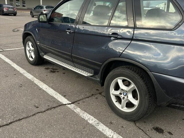 Синій БМВ Х5, об'ємом двигуна 3 л та пробігом 271 тис. км за 5400 $, фото 4 на Automoto.ua