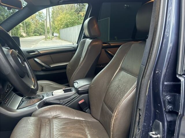 Синий БМВ Х5, объемом двигателя 3 л и пробегом 300 тыс. км за 5500 $, фото 11 на Automoto.ua