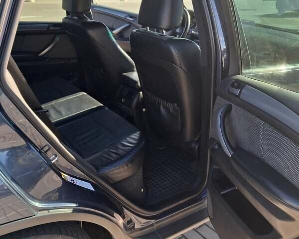 Синий БМВ Х5, объемом двигателя 2.99 л и пробегом 360 тыс. км за 10700 $, фото 6 на Automoto.ua