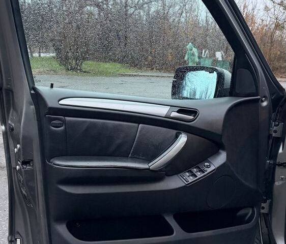 Синий БМВ Х5, объемом двигателя 3 л и пробегом 300 тыс. км за 6200 $, фото 9 на Automoto.ua