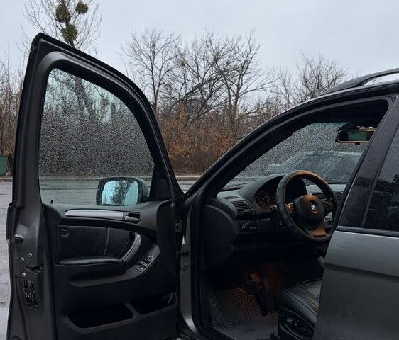 Синий БМВ Х5, объемом двигателя 3 л и пробегом 300 тыс. км за 6200 $, фото 8 на Automoto.ua