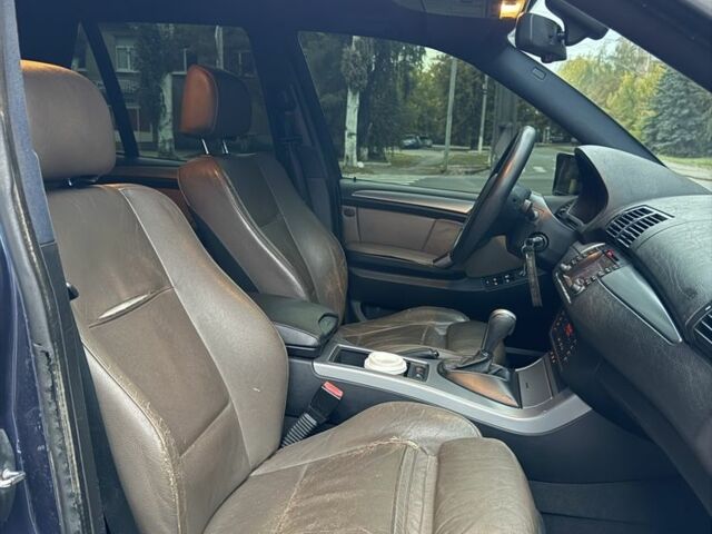 Синий БМВ Х5, объемом двигателя 3 л и пробегом 300 тыс. км за 5500 $, фото 17 на Automoto.ua