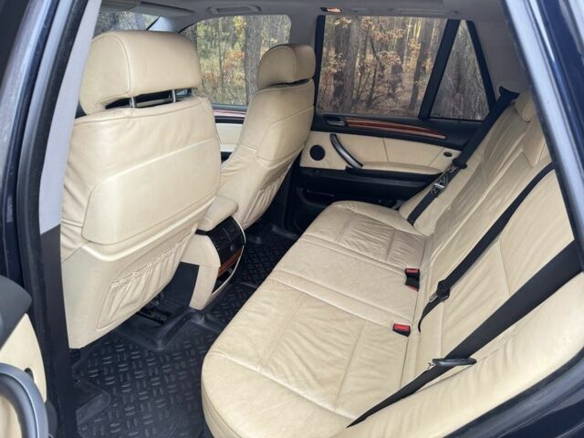 Синий БМВ Х5, объемом двигателя 3 л и пробегом 230 тыс. км за 4600 $, фото 6 на Automoto.ua
