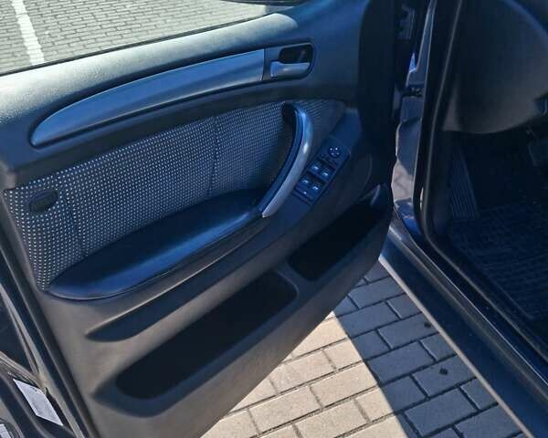 Синий БМВ Х5, объемом двигателя 2.99 л и пробегом 360 тыс. км за 10700 $, фото 9 на Automoto.ua