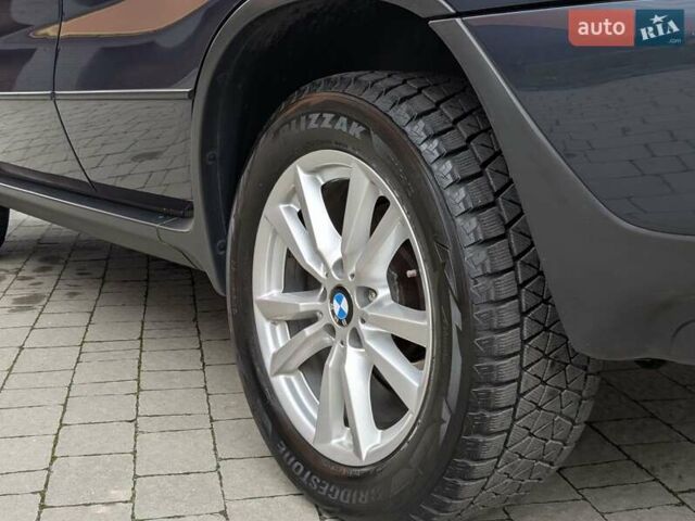 Синій БМВ Х5, об'ємом двигуна 3 л та пробігом 362 тис. км за 12700 $, фото 35 на Automoto.ua