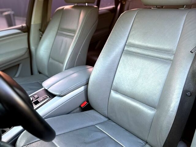 Синій БМВ Х5, об'ємом двигуна 3 л та пробігом 280 тис. км за 12999 $, фото 6 на Automoto.ua