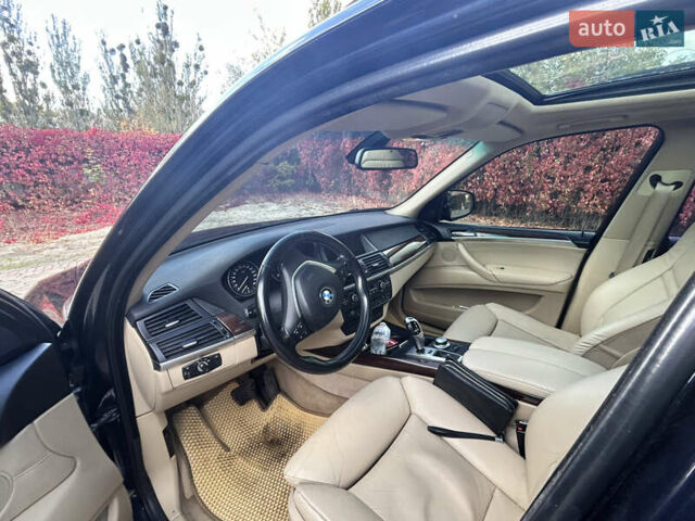 БМВ Х5 2007 в Новомосковске на Automoto.ua Синий БМВ Х5, объемом двигателя 4.8 л и пробегом 350 тыс. км за 11000 $, фото 7 на Automoto.ua