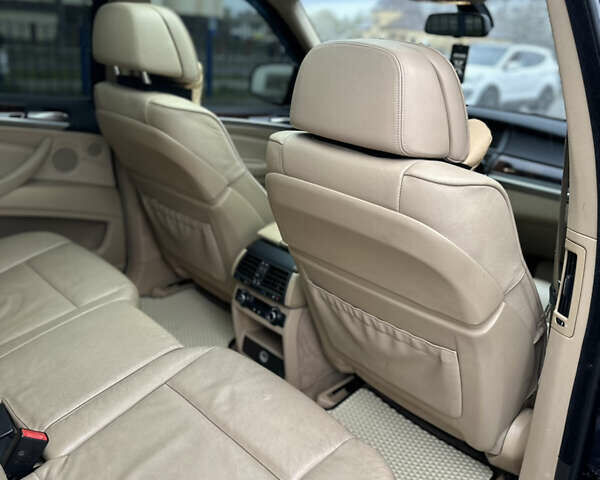 Синий БМВ Х5, объемом двигателя 3 л и пробегом 372 тыс. км за 9000 $, фото 9 на Automoto.ua