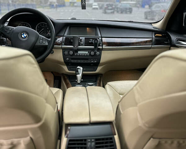 Синій БМВ Х5, об'ємом двигуна 3 л та пробігом 377 тис. км за 9000 $, фото 7 на Automoto.ua