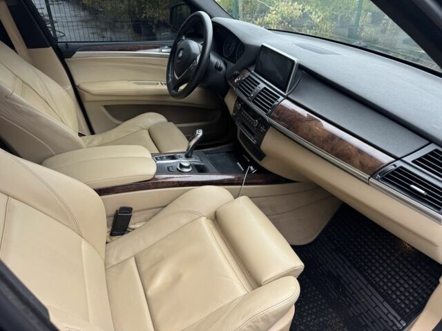 Синий БМВ Х5, объемом двигателя 3 л и пробегом 260 тыс. км за 9250 $, фото 6 на Automoto.ua