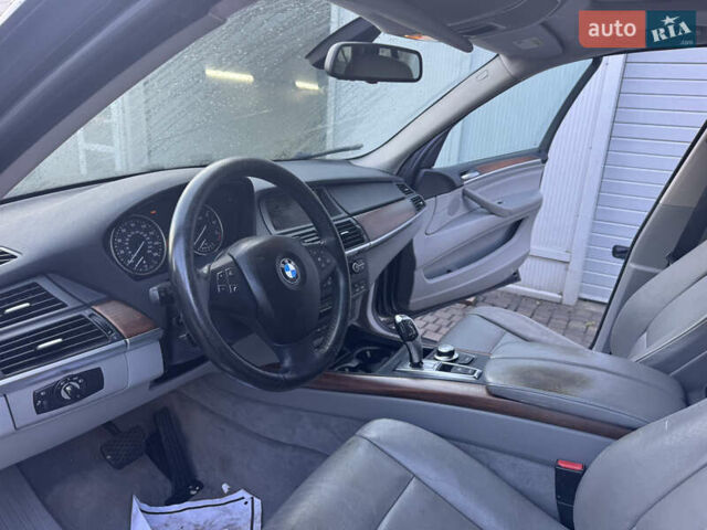 Синий БМВ Х5, объемом двигателя 3 л и пробегом 275 тыс. км за 7950 $, фото 5 на Automoto.ua