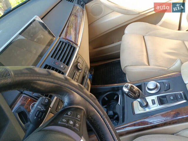 Синий БМВ Х5, объемом двигателя 3 л и пробегом 264 тыс. км за 10000 $, фото 7 на Automoto.ua