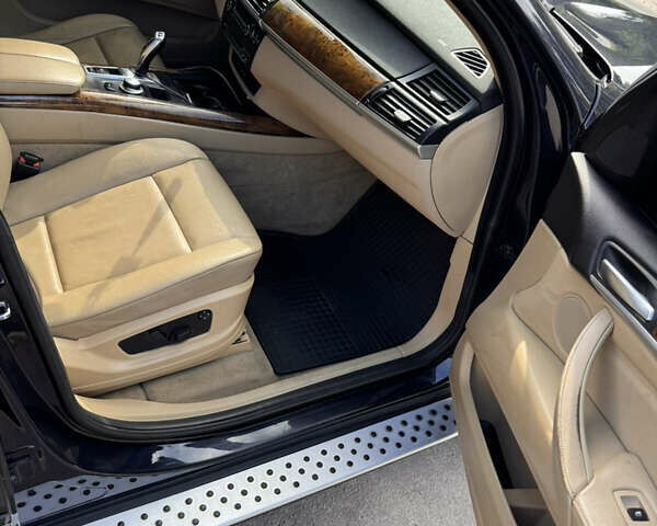 Синій БМВ Х5, об'ємом двигуна 3 л та пробігом 340 тис. км за 14000 $, фото 3 на Automoto.ua